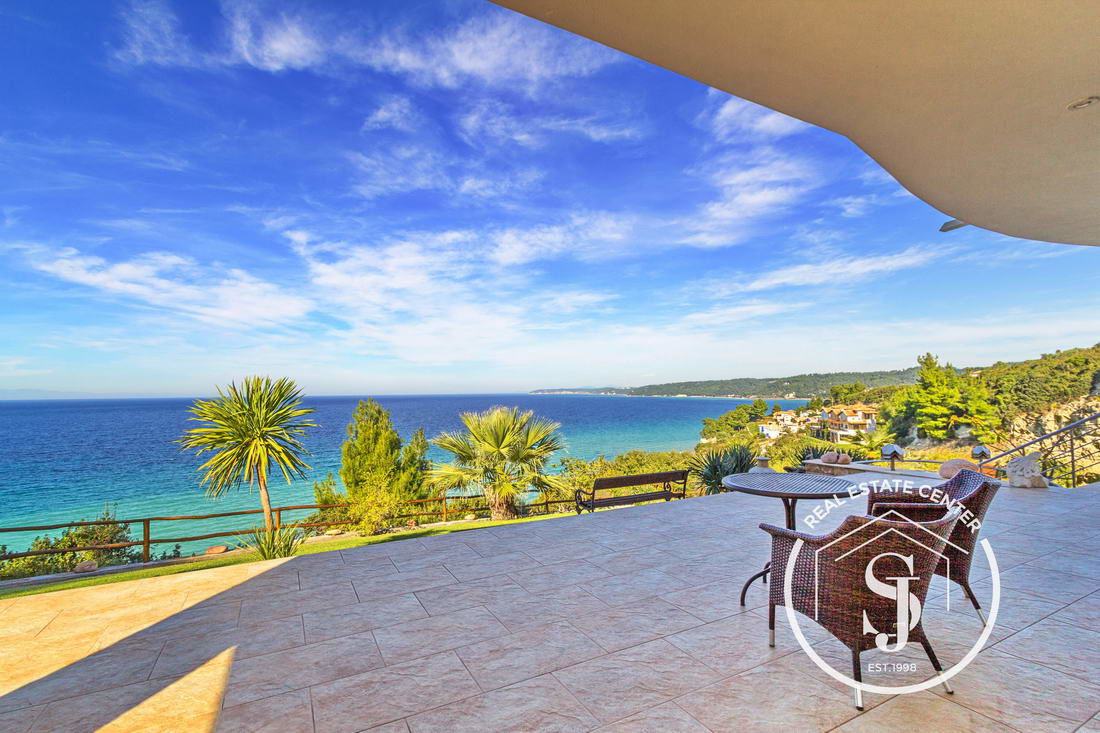 2040912 – Villa For sale