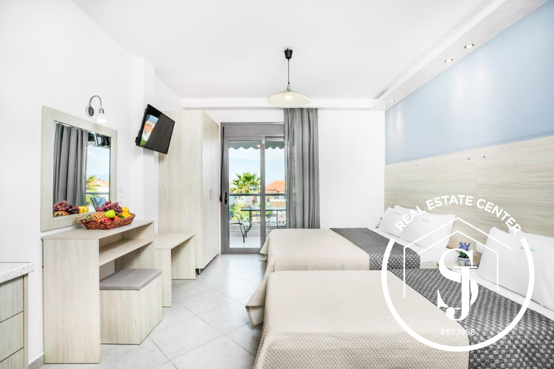 2041359 – Hotel For sale