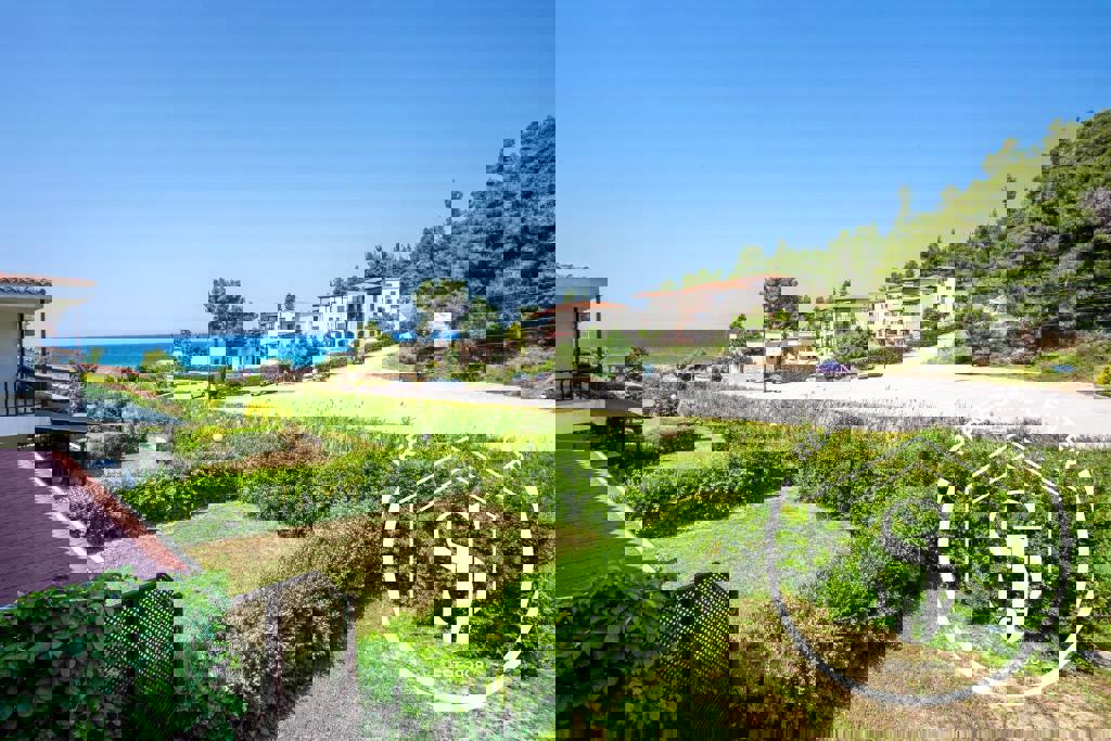 1973278 – Maisonette For sale