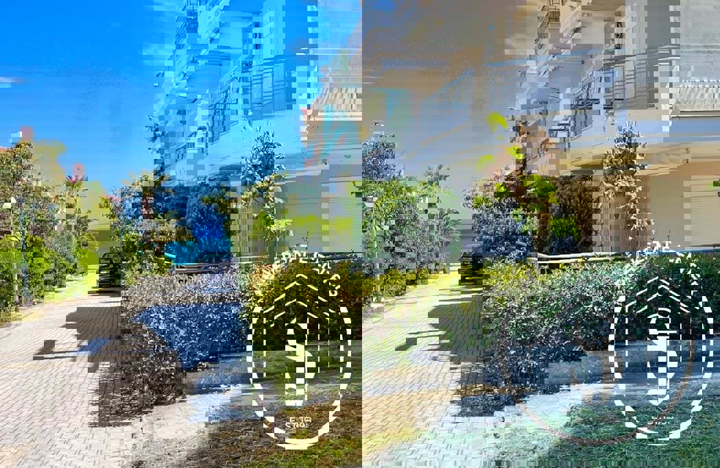 1973590 – Apartment For sale