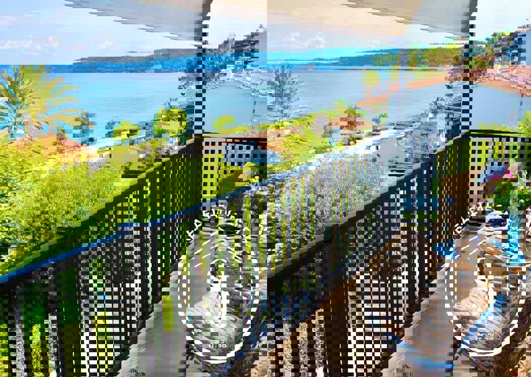 1973248 – Maisonette For sale