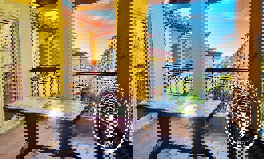 1973676 – Apartment For sale