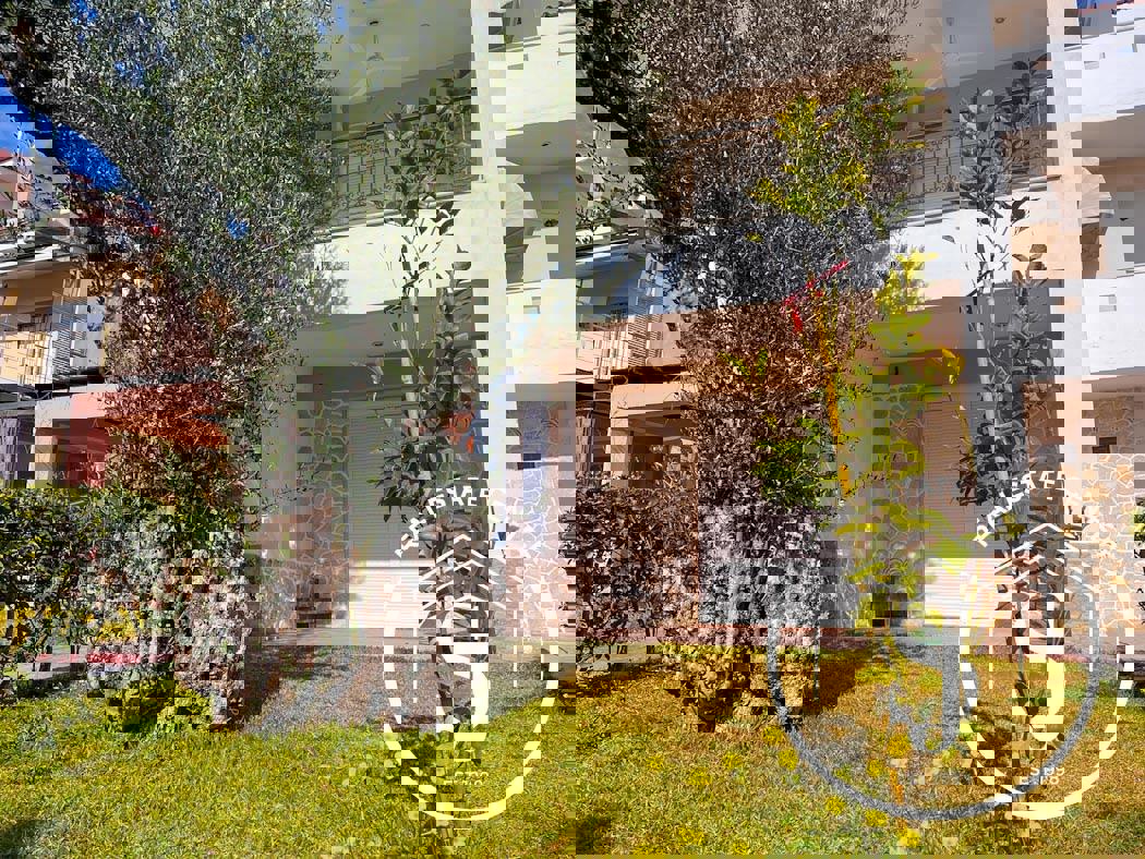 1973407 – Apartment For sale