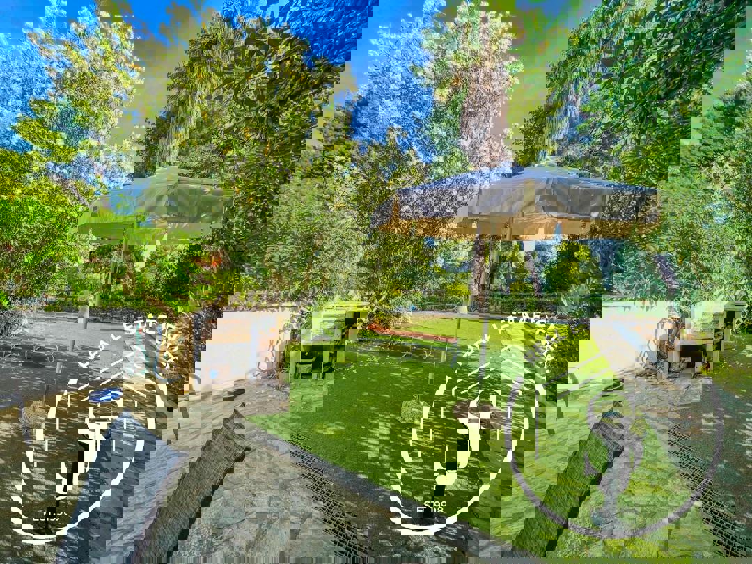 1973367 – Maisonette For sale