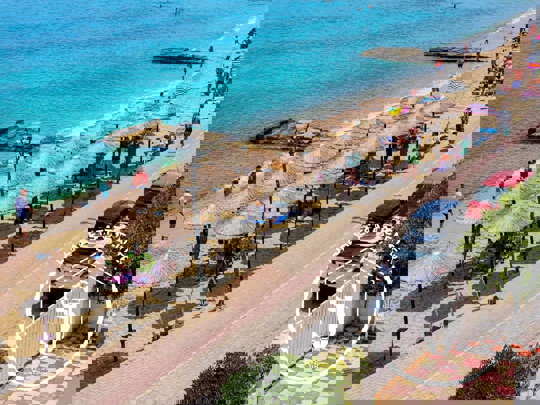 1973362 – Apartment For sale