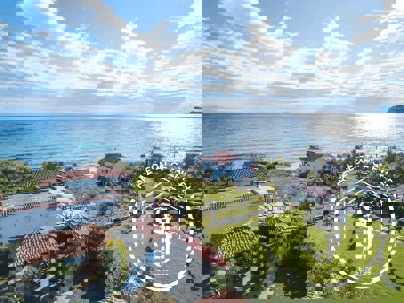 1973133 – Villa For sale