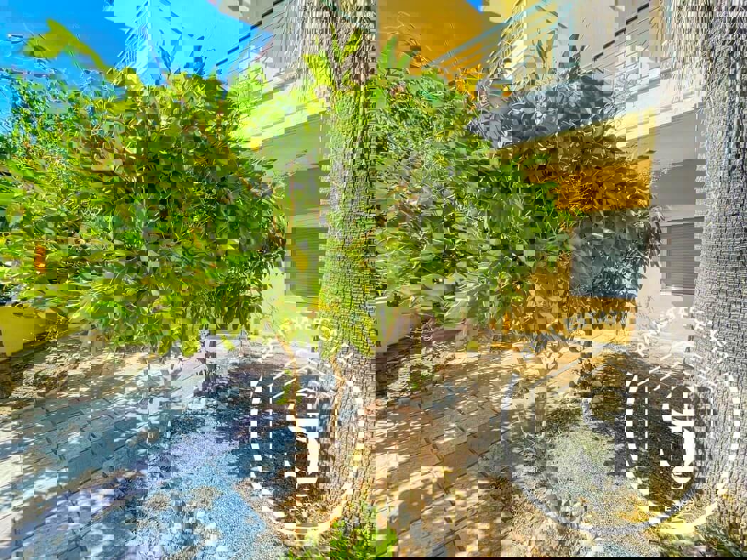 1973683 – Apartment For sale