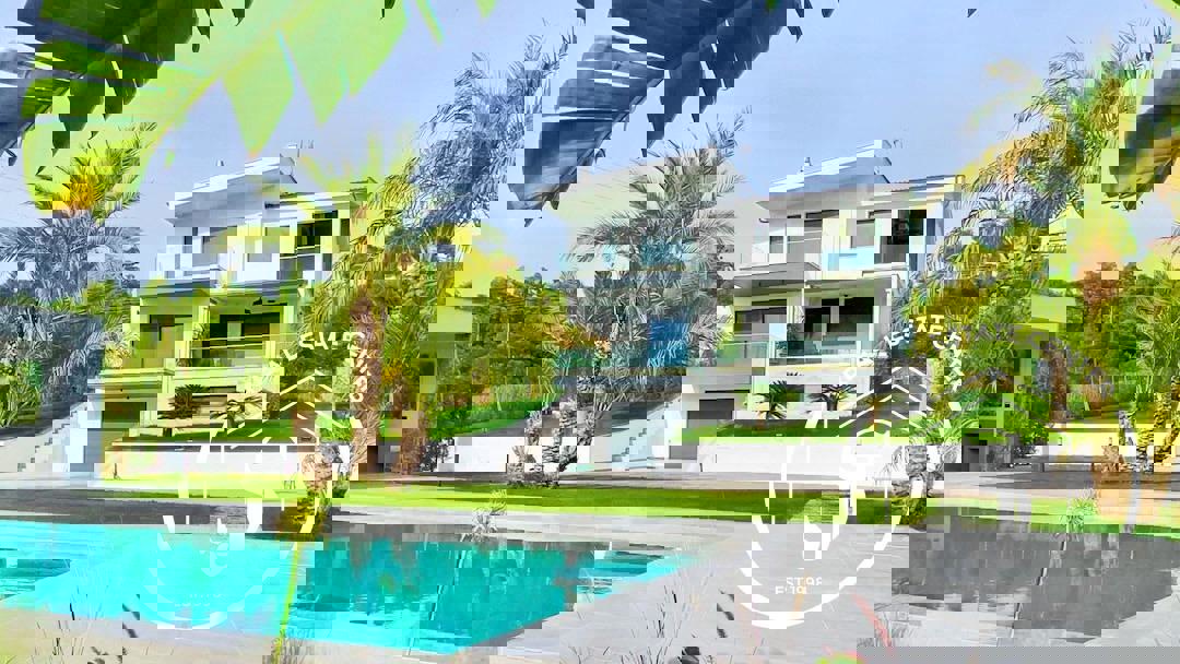 1973475 – Villa For sale