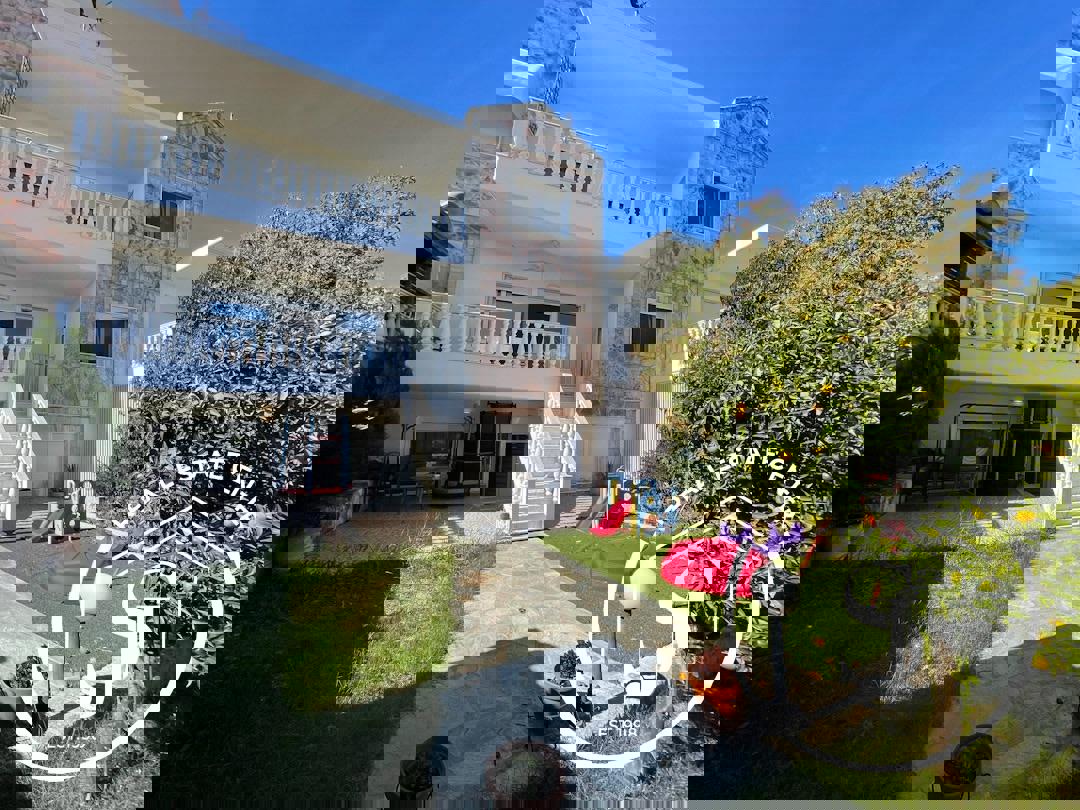 1973482 – Maisonette For sale