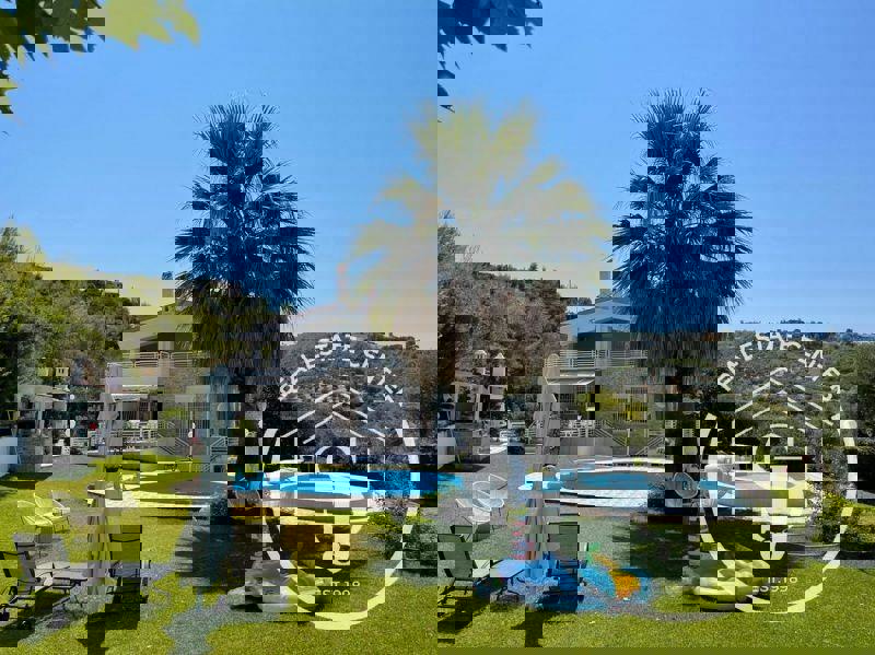 1973139 – Villa For sale