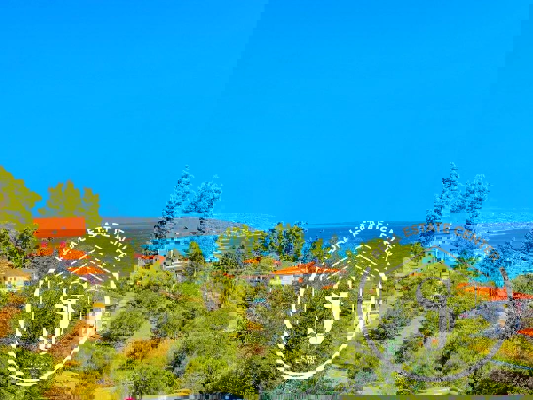 1973440 – Detached house For sale