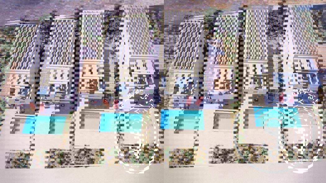 1973585 – Villa For sale