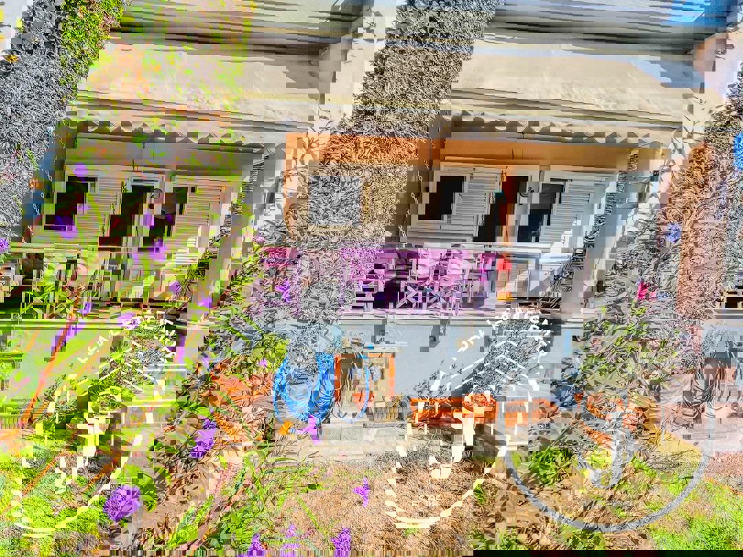 1973452 – Maisonette For sale