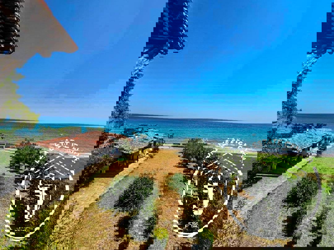 1973401 – Villa For sale