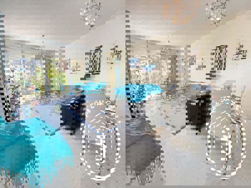 1973163 – Maisonette For sale