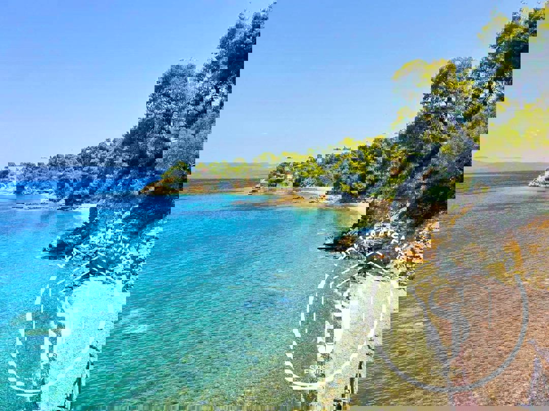 1973387 – Villa For sale