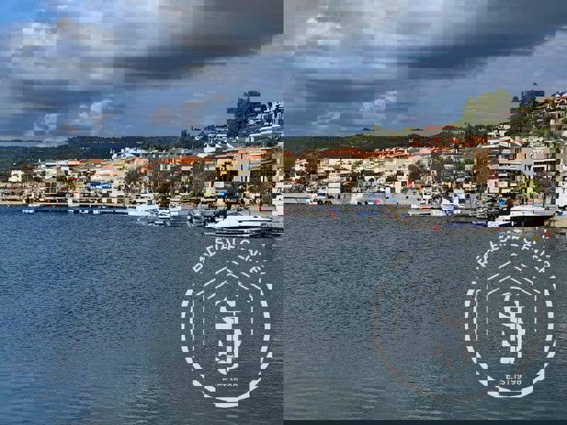 1973190 – Residential Building For sale