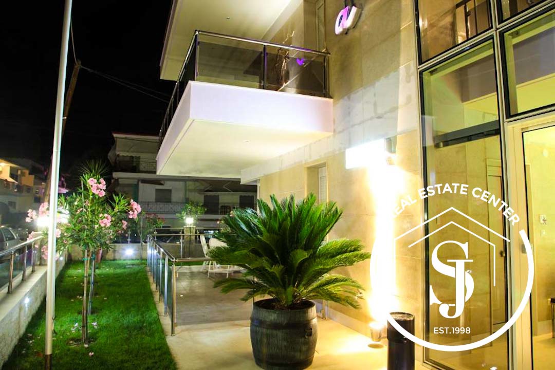 2079683 – Hotel For sale