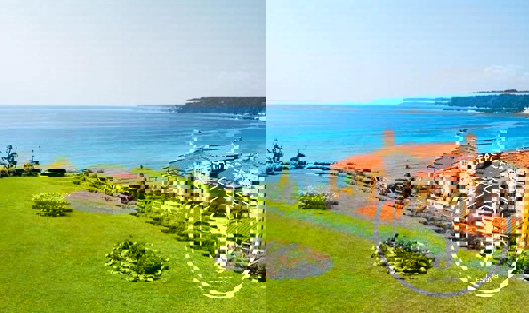 1973626 – Maisonette For sale