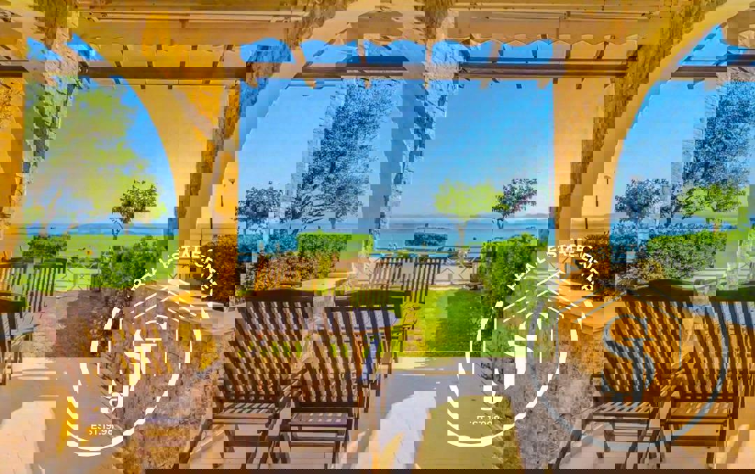 1973156 – Maisonette For sale