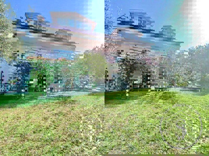 1973173 – Maisonette For sale