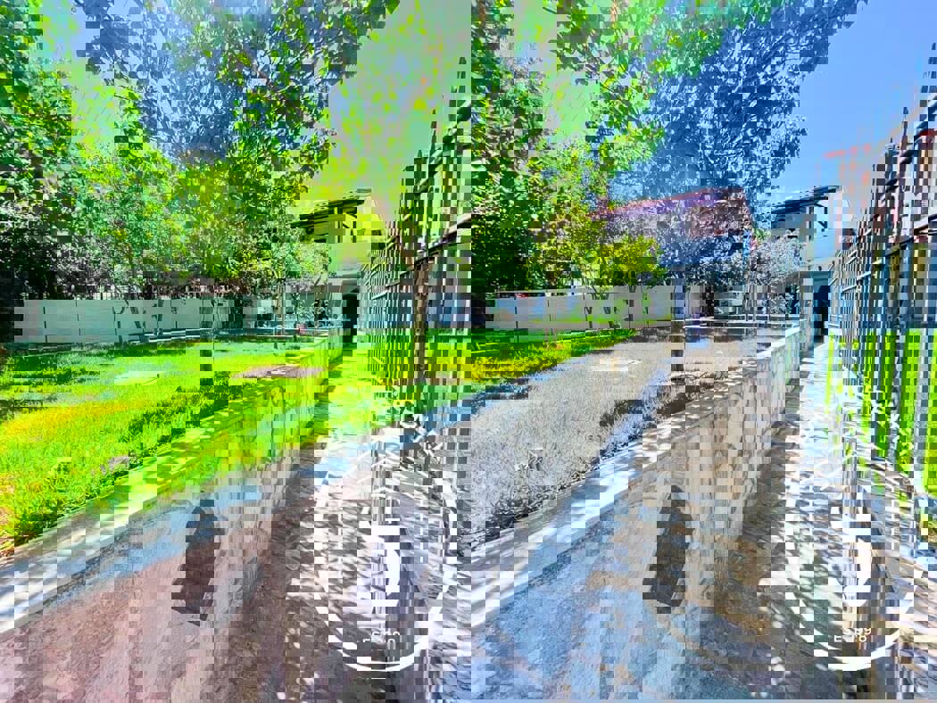 1973671 – Maisonette For sale