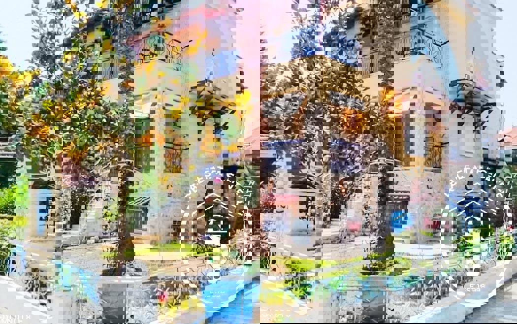 1973406 – Maisonette For sale