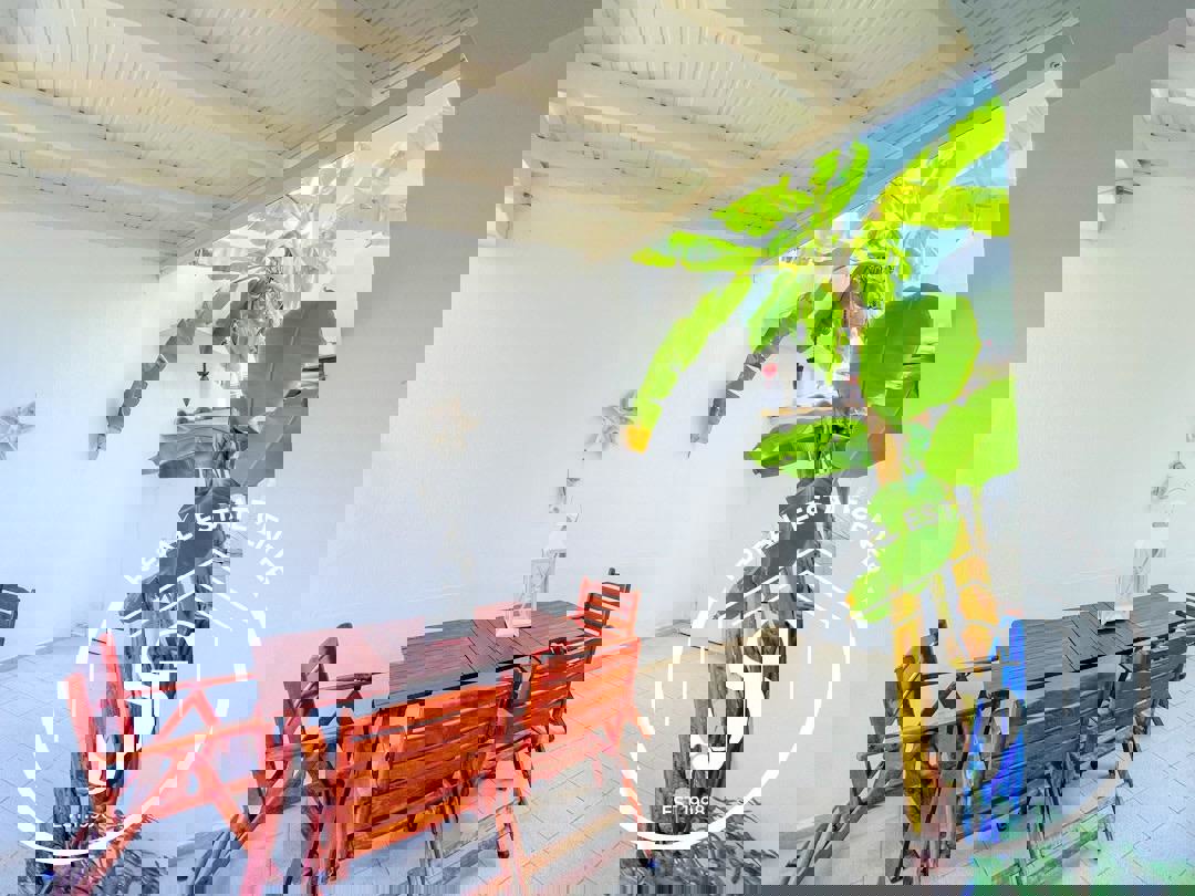 1973445 – Maisonette For sale