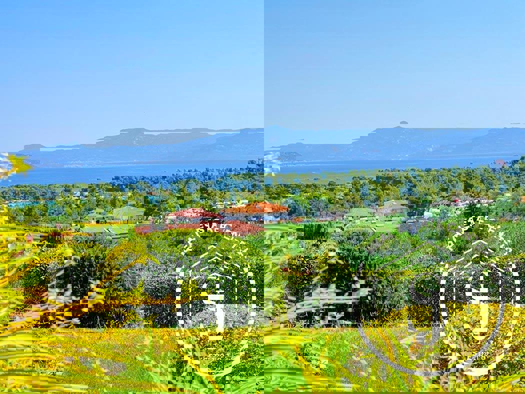 1973681 – Maisonette For sale