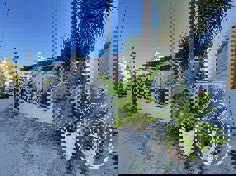 1973092 – Residential Building For sale