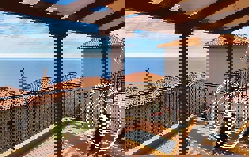 1973636 – Maisonette For sale