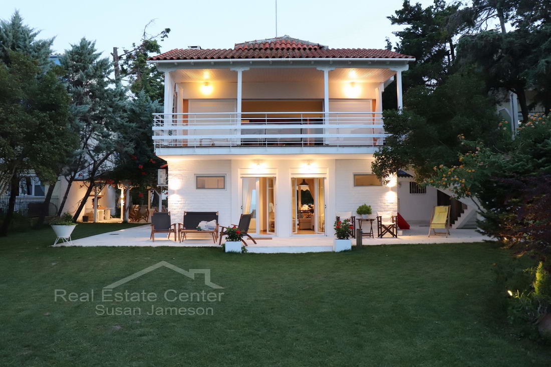 2060993 – Villa For sale