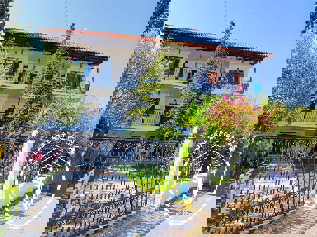 1973334 – Residential Building For sale