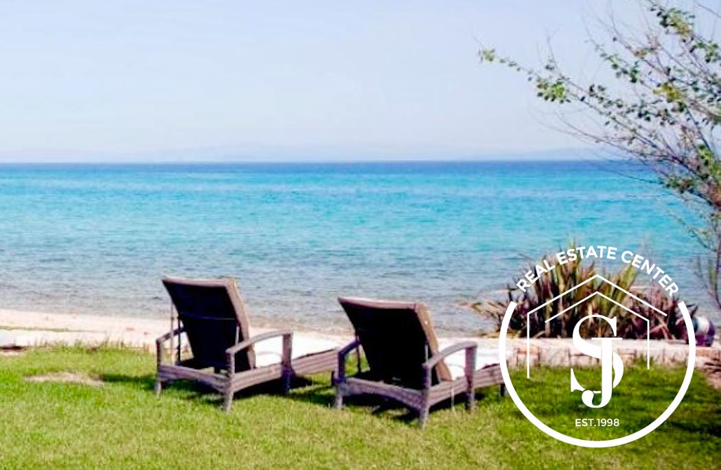 2038929 – Villa For sale