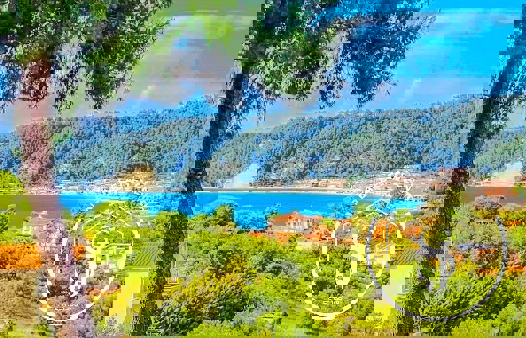 1973492 – Maisonette For sale