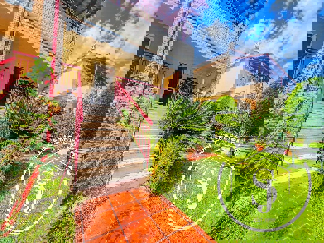 1973448 – Maisonette For sale