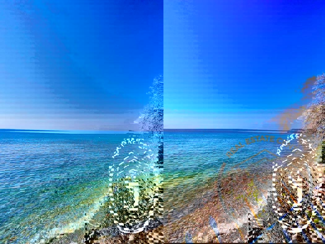 1973269 – Villa For sale