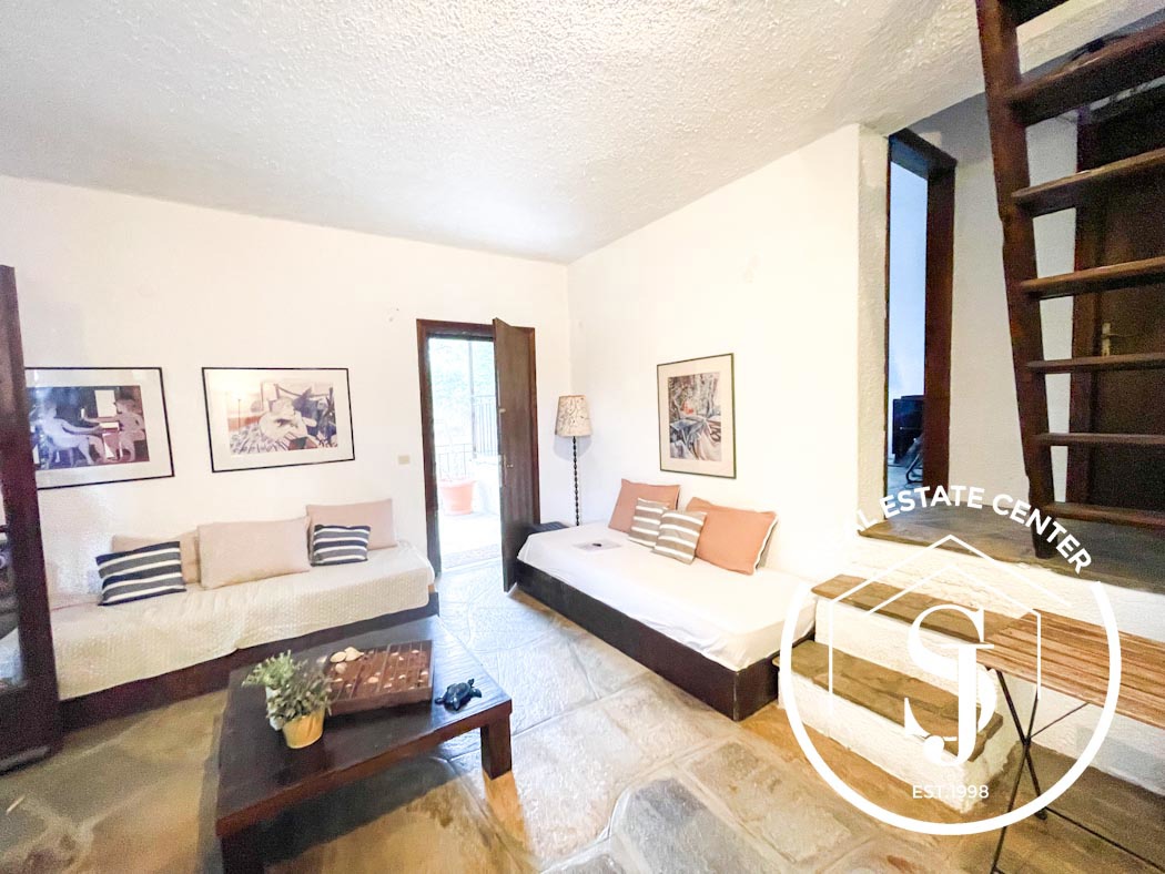 1973186 – Maisonette For sale