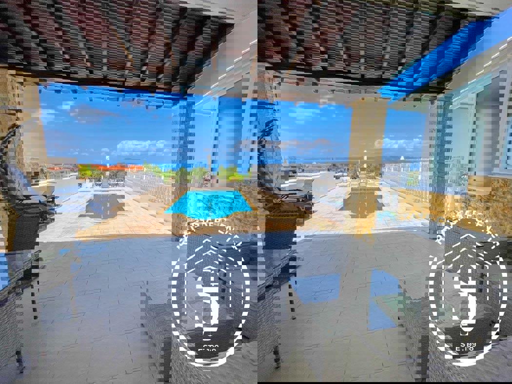 1973642 – Maisonette For sale