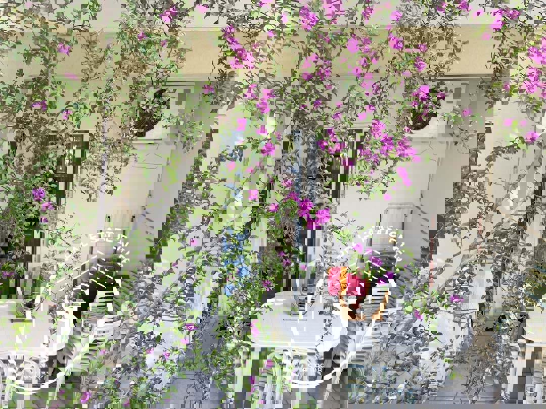 1973239 – Apartment For sale