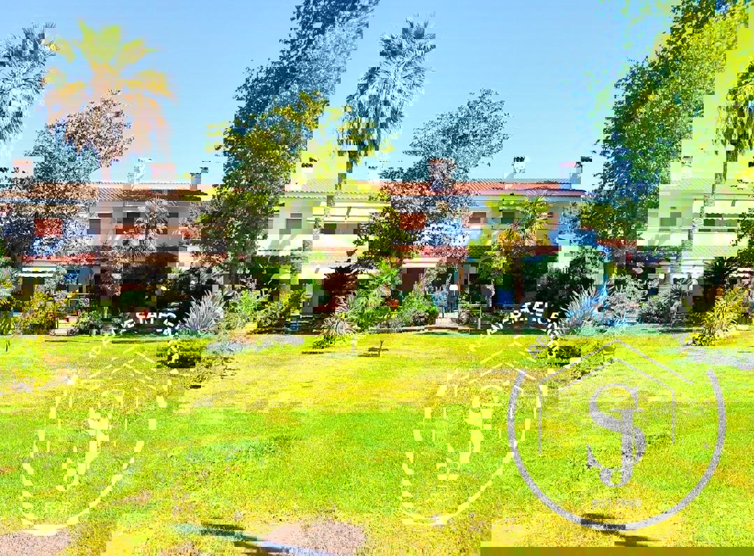 1973366 – Maisonette For sale