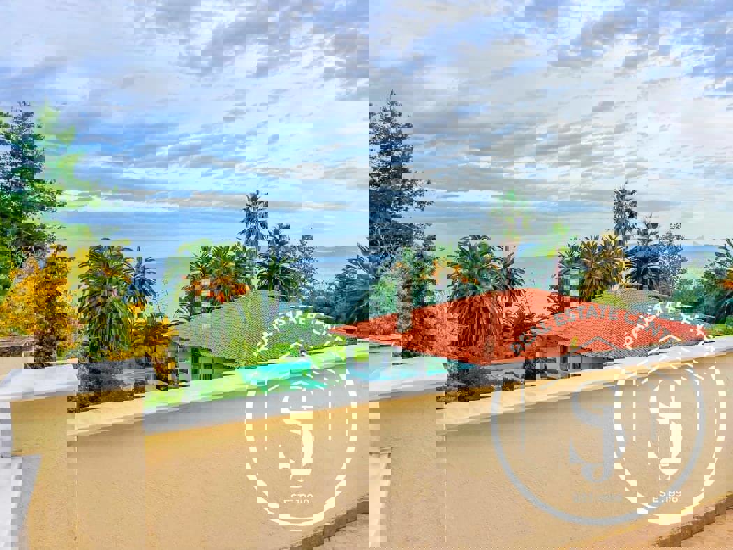 2060966 – Maisonette For sale