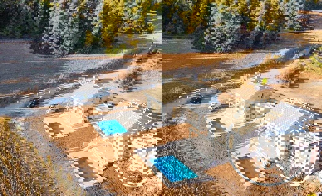 1973556 – Villa For sale