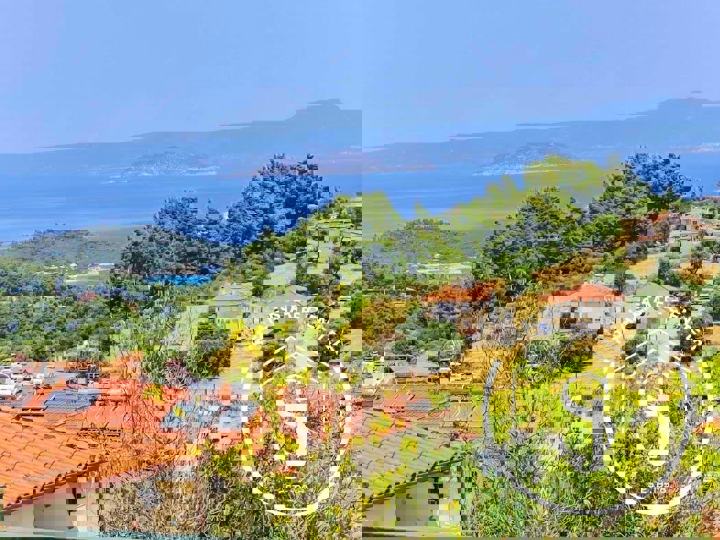 1973663 – Apartment For sale