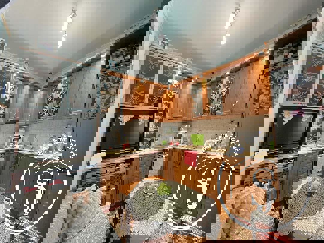 1973208 – Apartment For sale