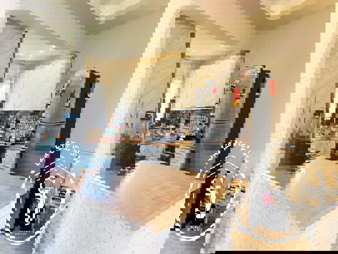 1973218 – Maisonette For sale