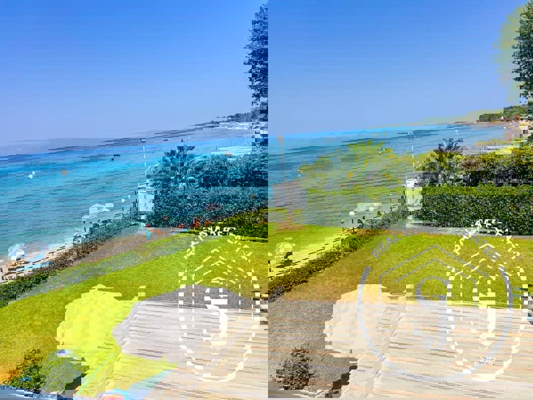 1973704 – Maisonette For sale