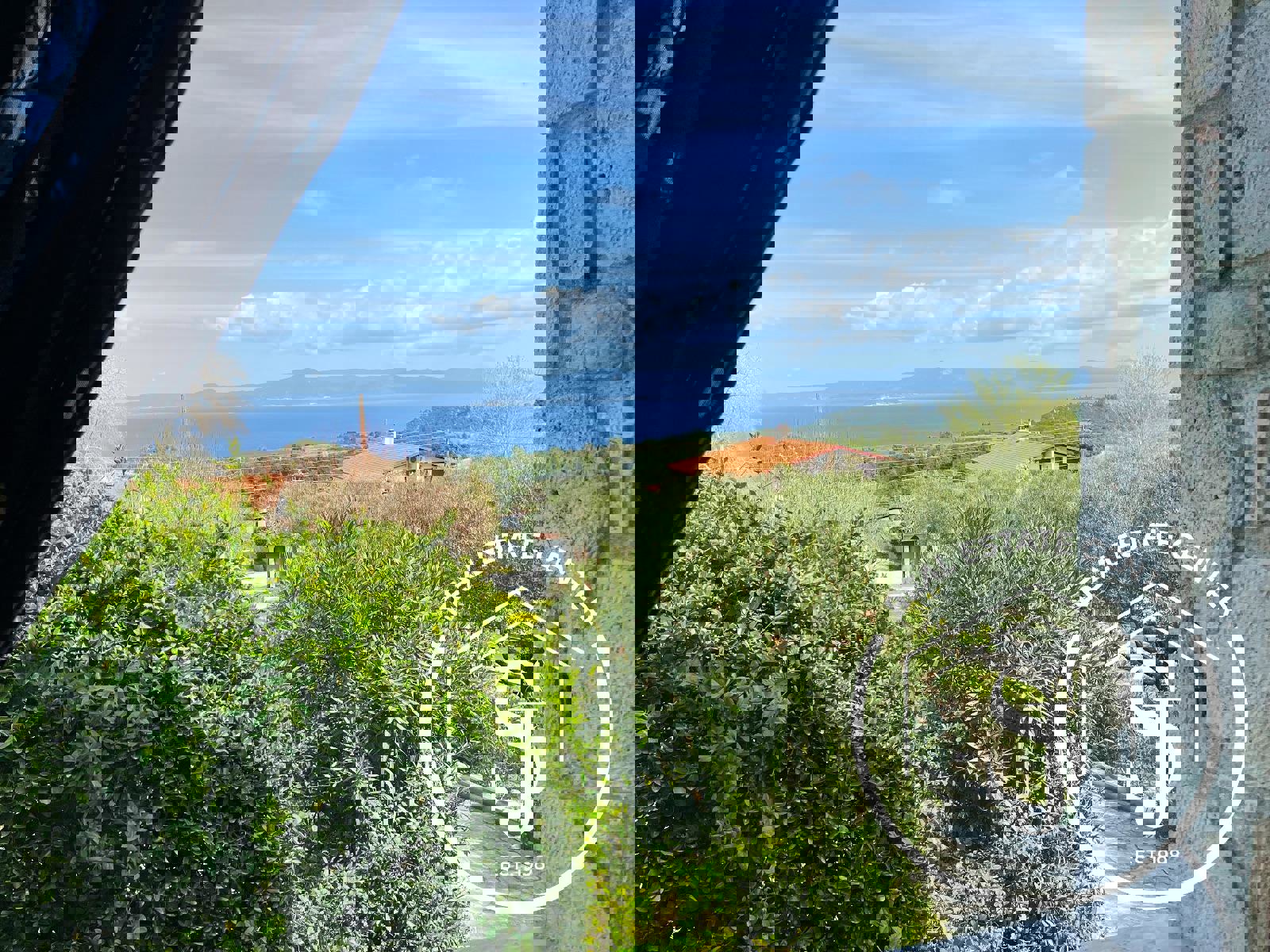 1973316 – Villa For sale