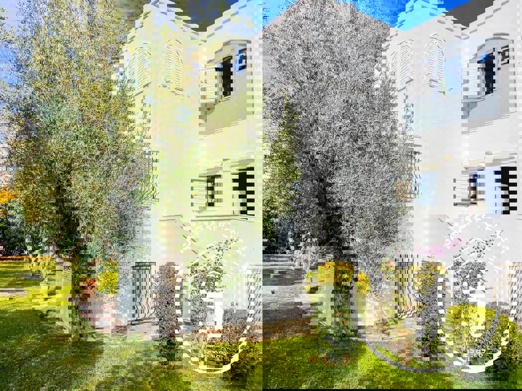 1973708 – Maisonette For sale