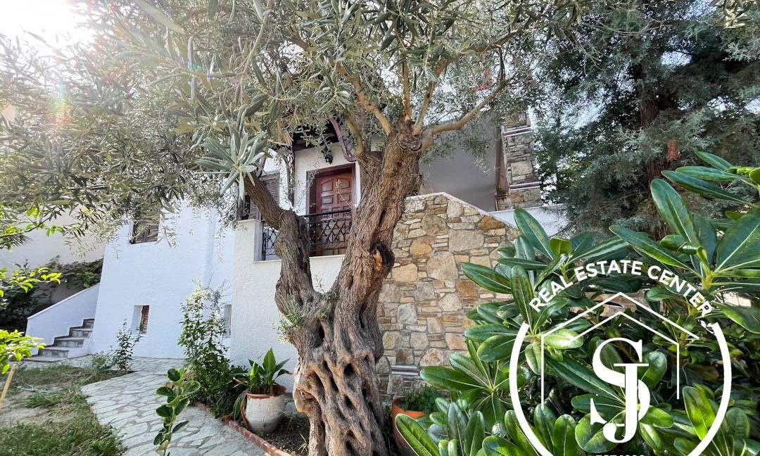 2033967 – Maisonette For sale